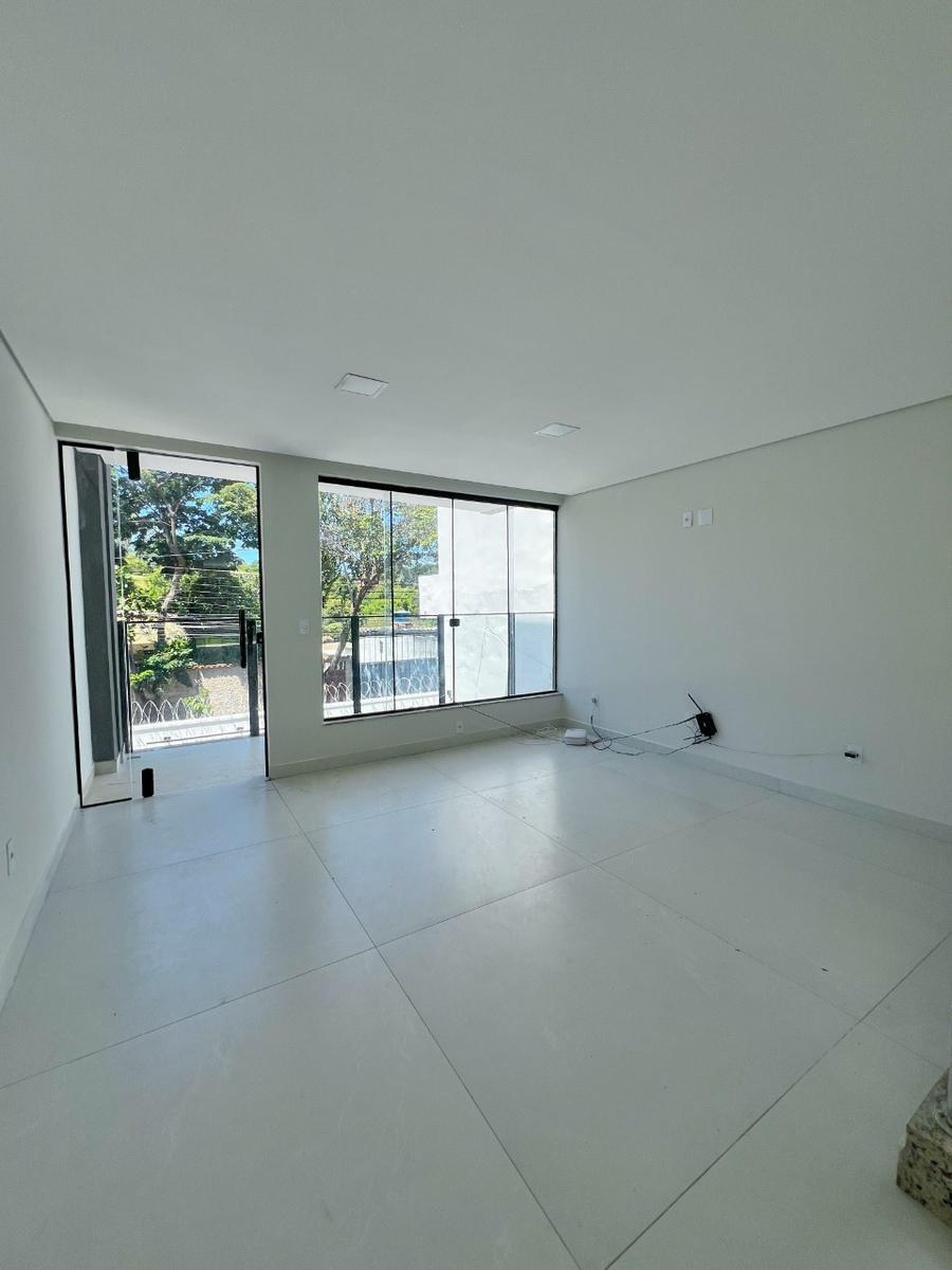 Casa, Planalto, 3 Quartos, 4 Vagas, 3 Suítes