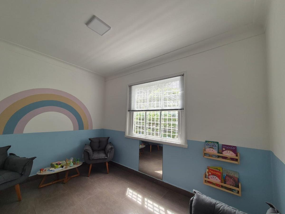 Casa, Funcionários, 5 Quartos, 2 Vagas, 1 Suíte