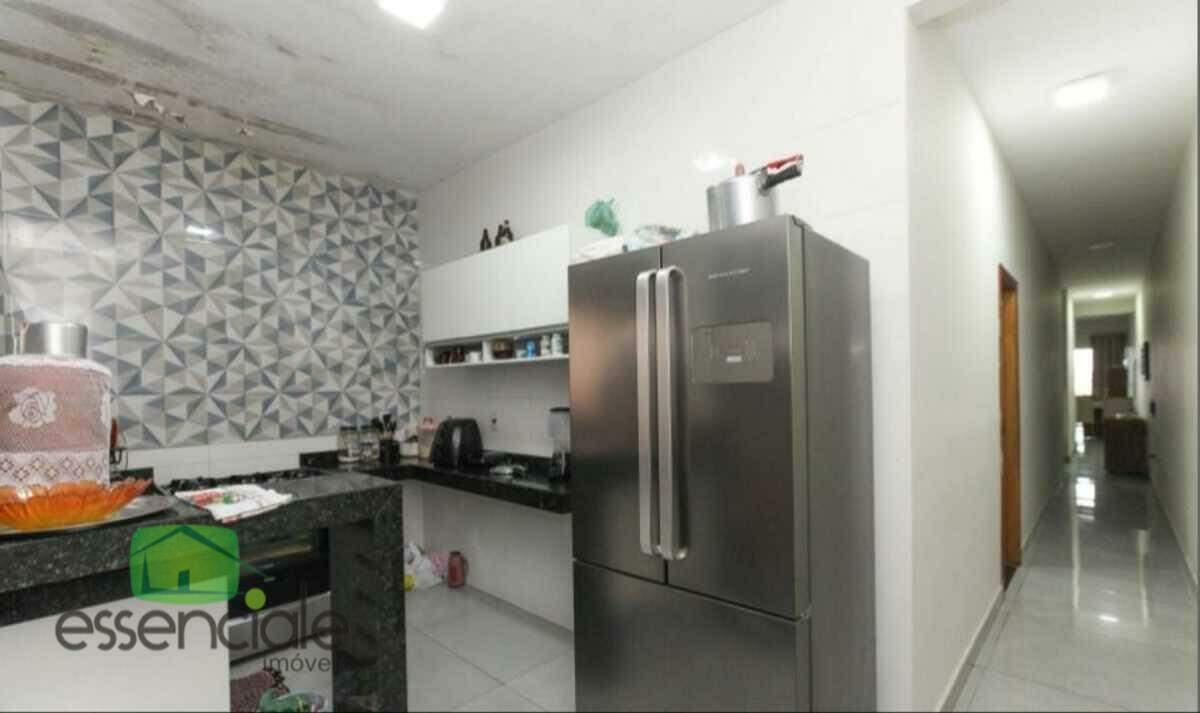 Casa, Industrial, 3 Quartos, 4 Vagas, 1 Suíte