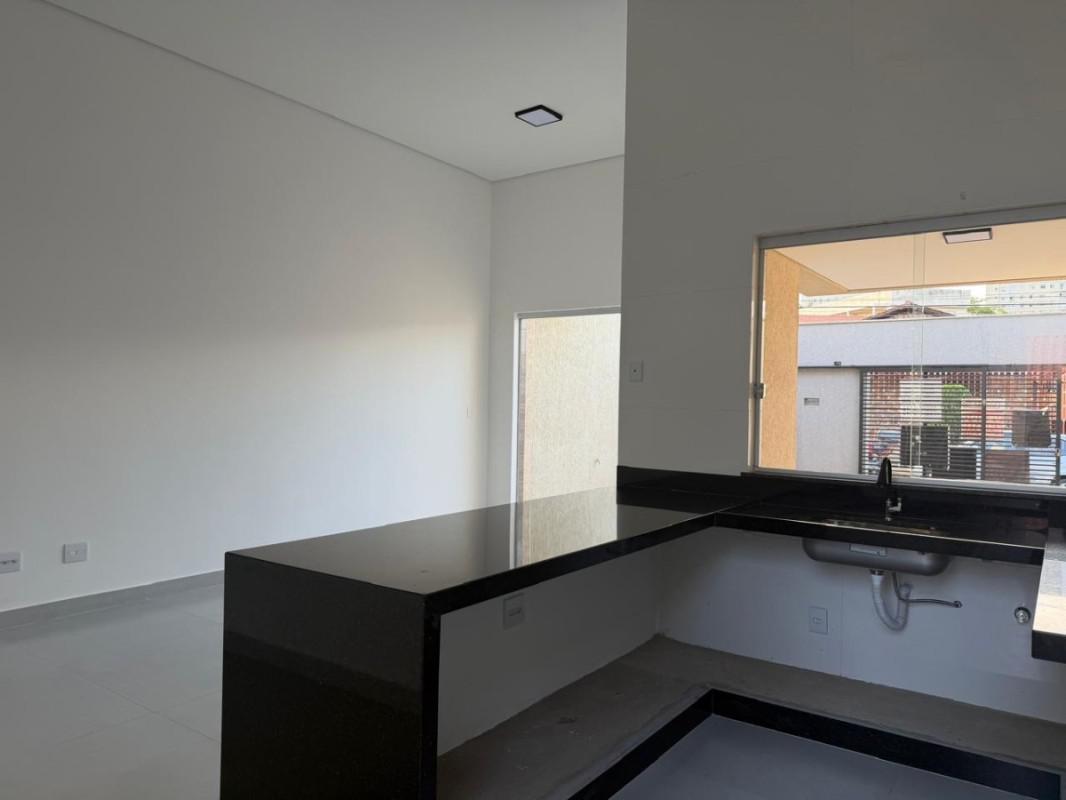 Casa, Santa Mônica, 3 Quartos, 2 Vagas, 1 Suíte