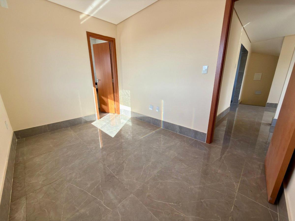 Cobertura, Planalto, 3 Quartos, 2 Vagas, 1 Suíte