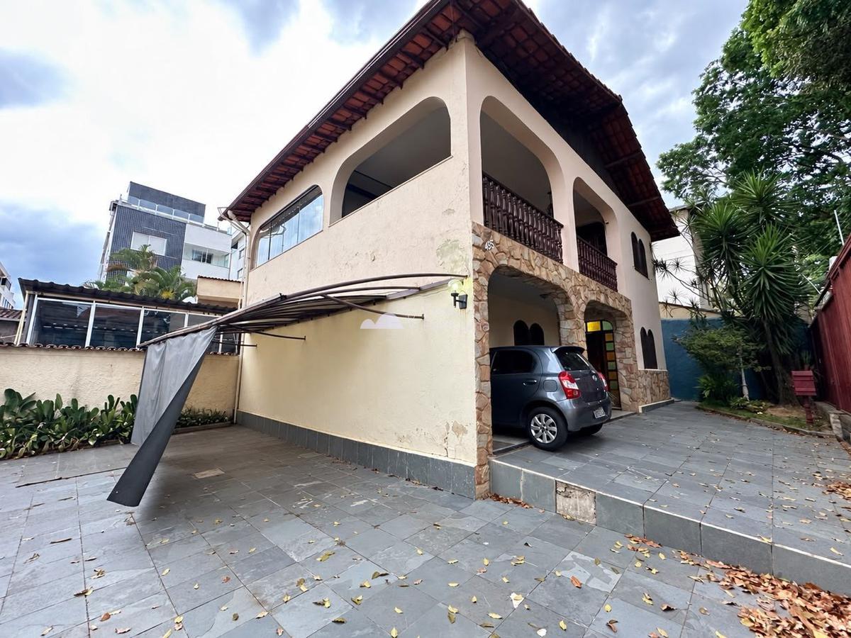 Casa, Liberdade, 6 Quartos, 8 Vagas, 2 Suítes
