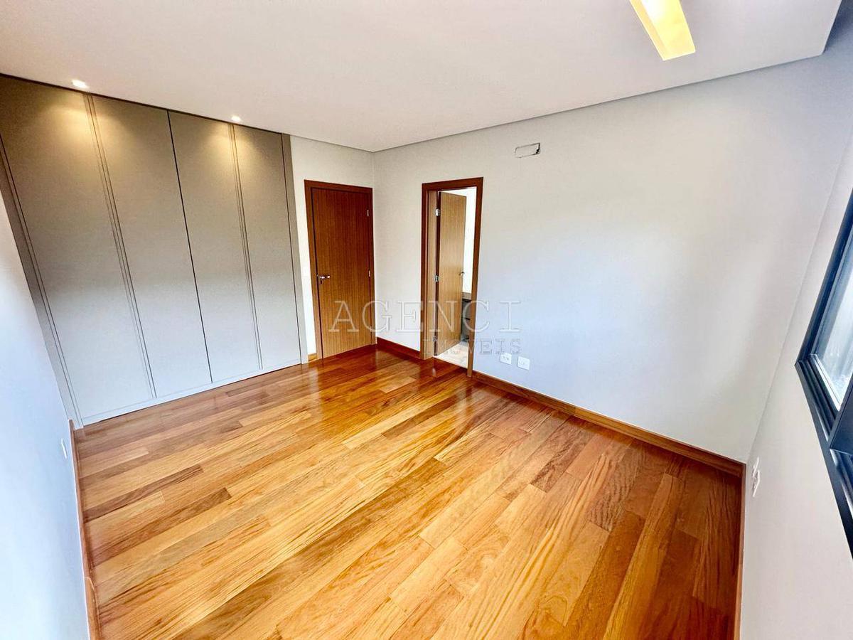 Casa em Condomínio, Alphaville - Lagoa dos Ingleses, 4 Quartos, 0 Vaga, 4 Suítes