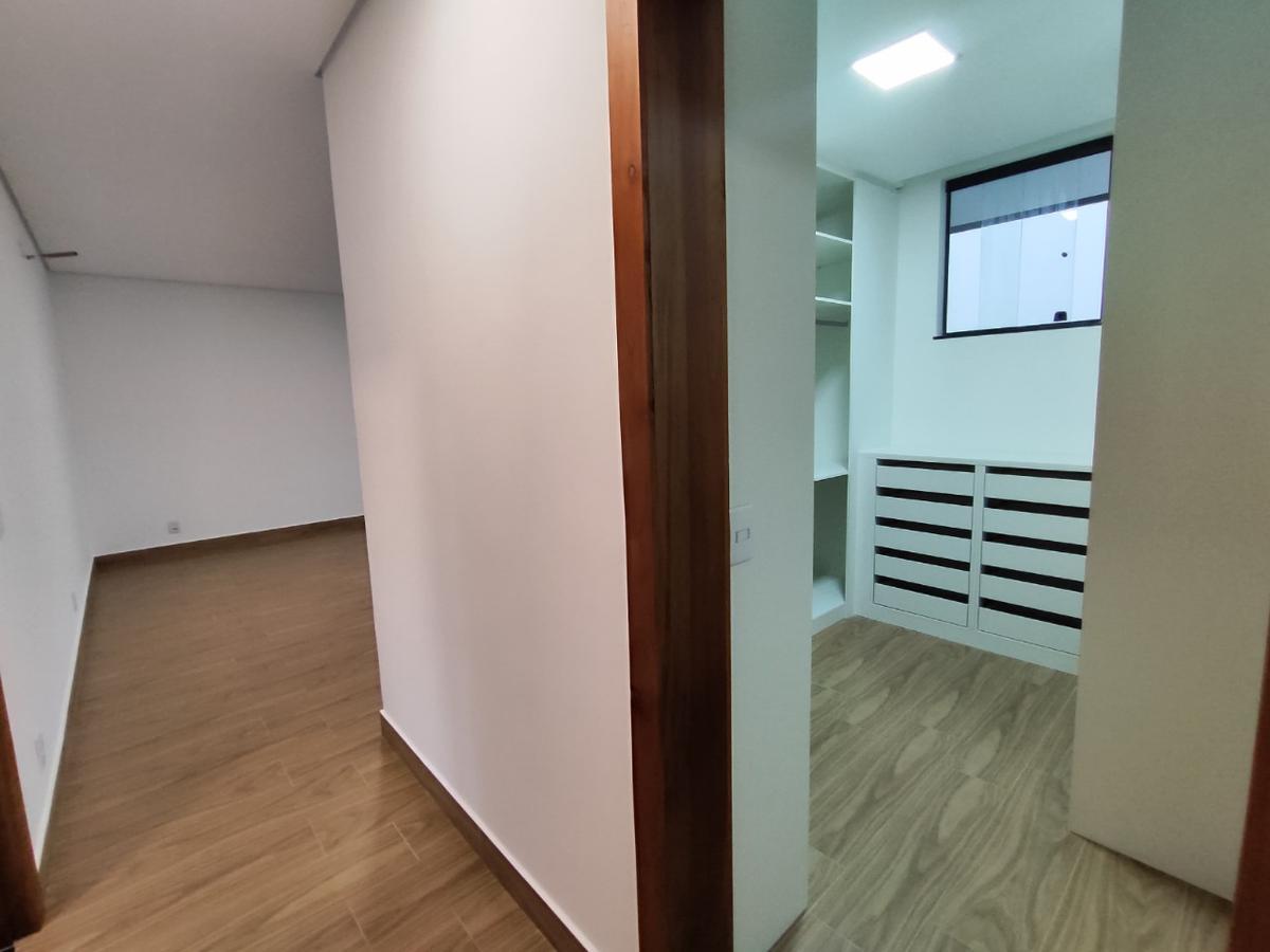 Casa, Alphaville Minas Gerais, 3 Quartos, 4 Vagas, 2 Suítes