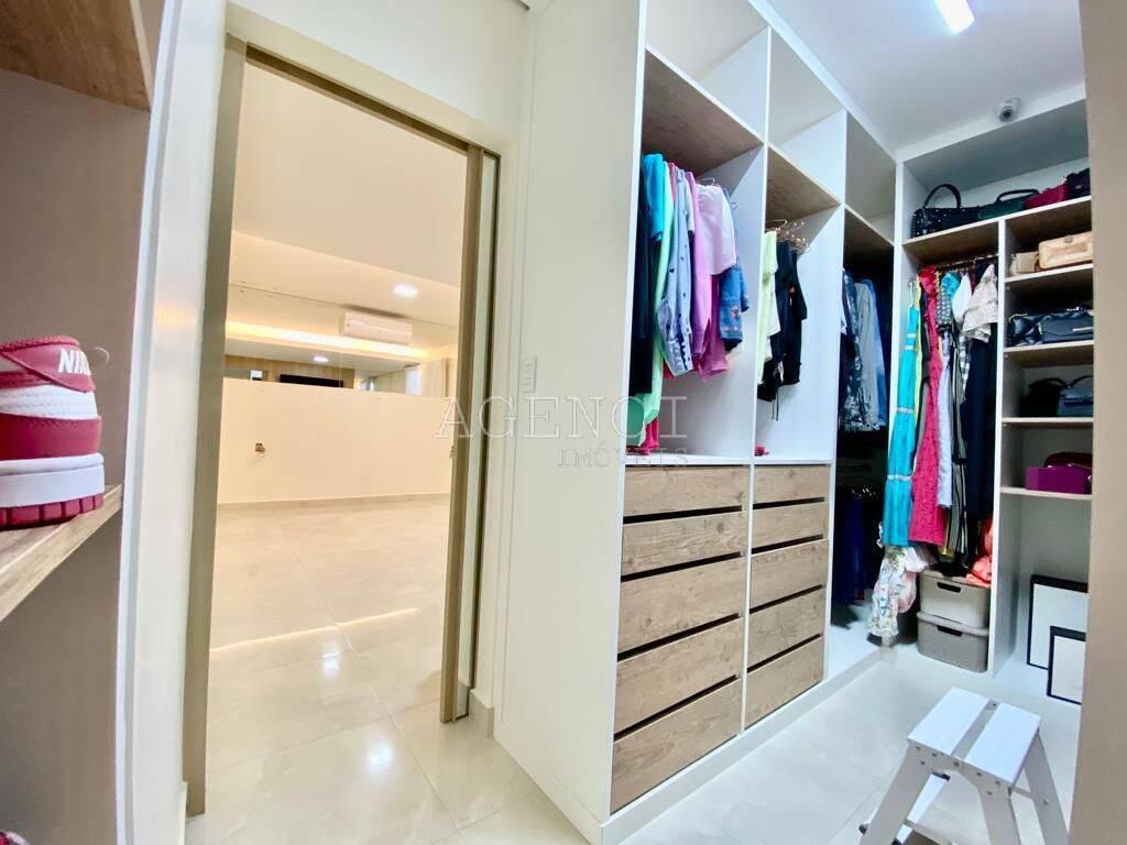 Apartamento, Cabral, 4 Quartos, 0 Vaga, 2 Suítes