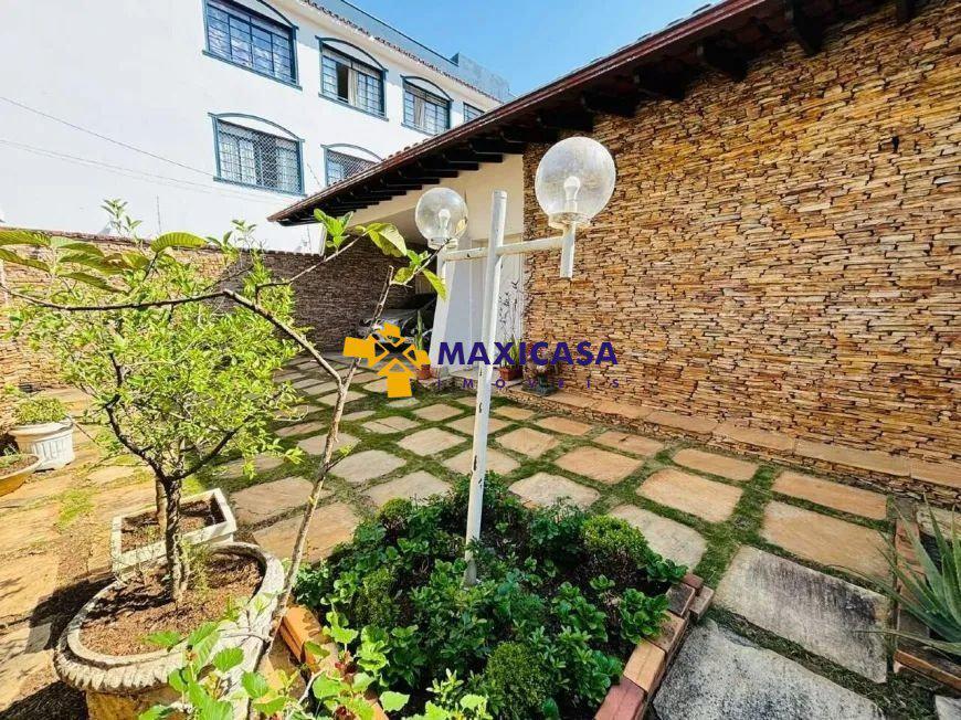 Casa, São José, 3 Quartos, 5 Vagas, 1 Suíte