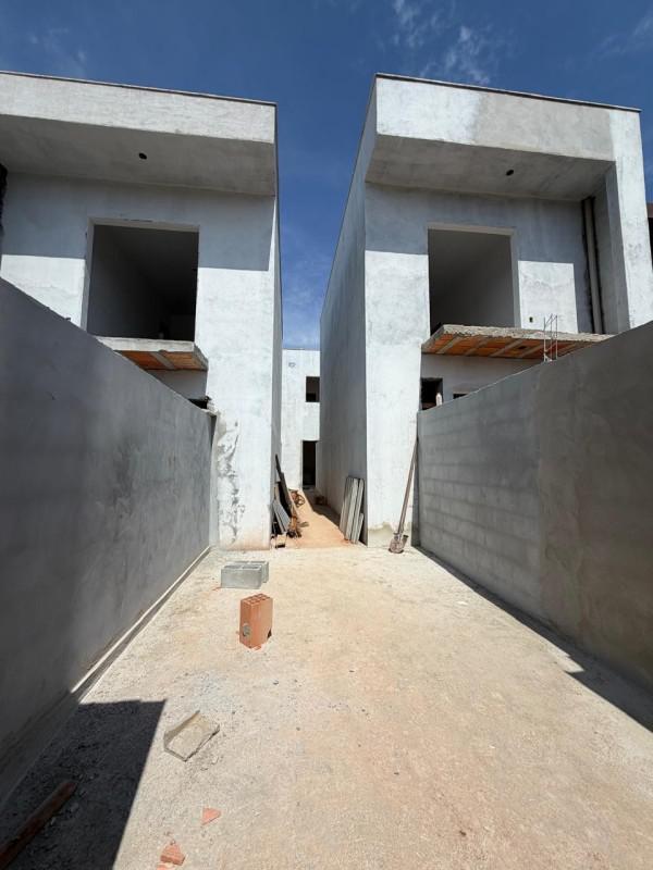 Casa, Novo Barreirinho, 3 Quartos, 1 Vaga, 1 Suíte
