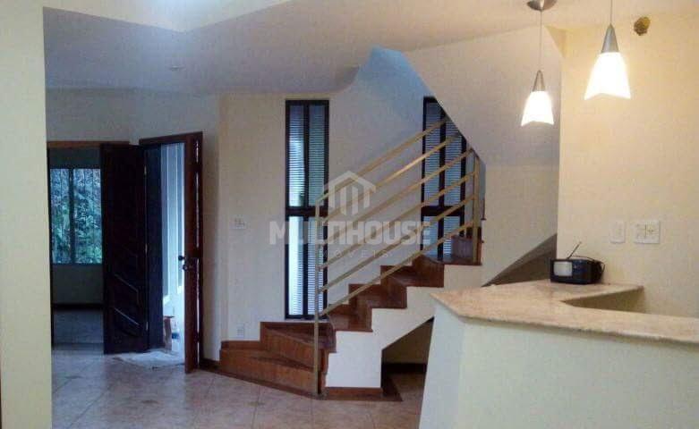 Casa, Centro, 4 Quartos, 5 Vagas, 1 Suíte