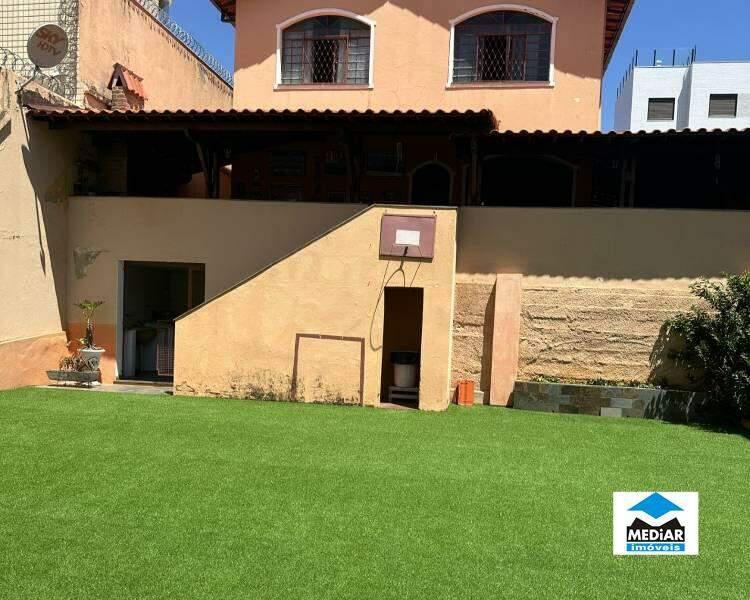 Casa, Cidade Nova, 3 Quartos, 3 Vagas, 1 Suíte