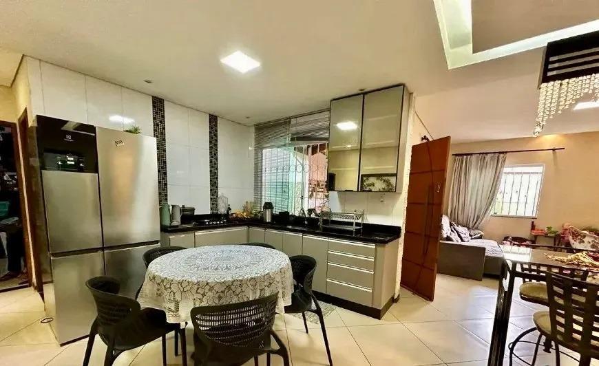 Casa, Céu Azul, 3 Quartos, 2 Vagas, 2 Suítes