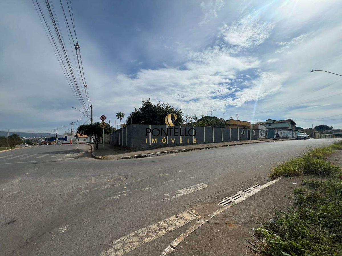 Galpão, Indústrias, 0 Quarto, 0 Vaga