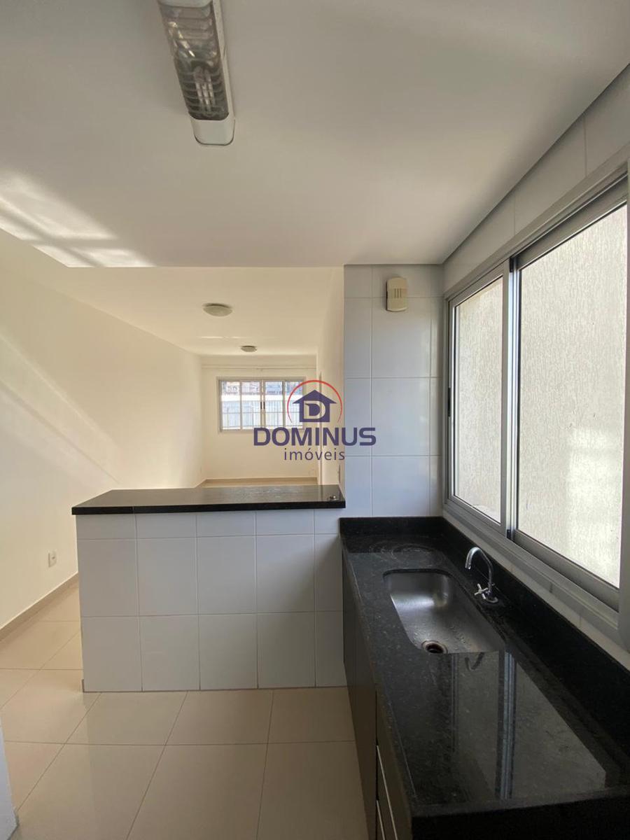 Apartamento, Sagrada Família, 2 Quartos, 2 Vagas, 1 Suíte