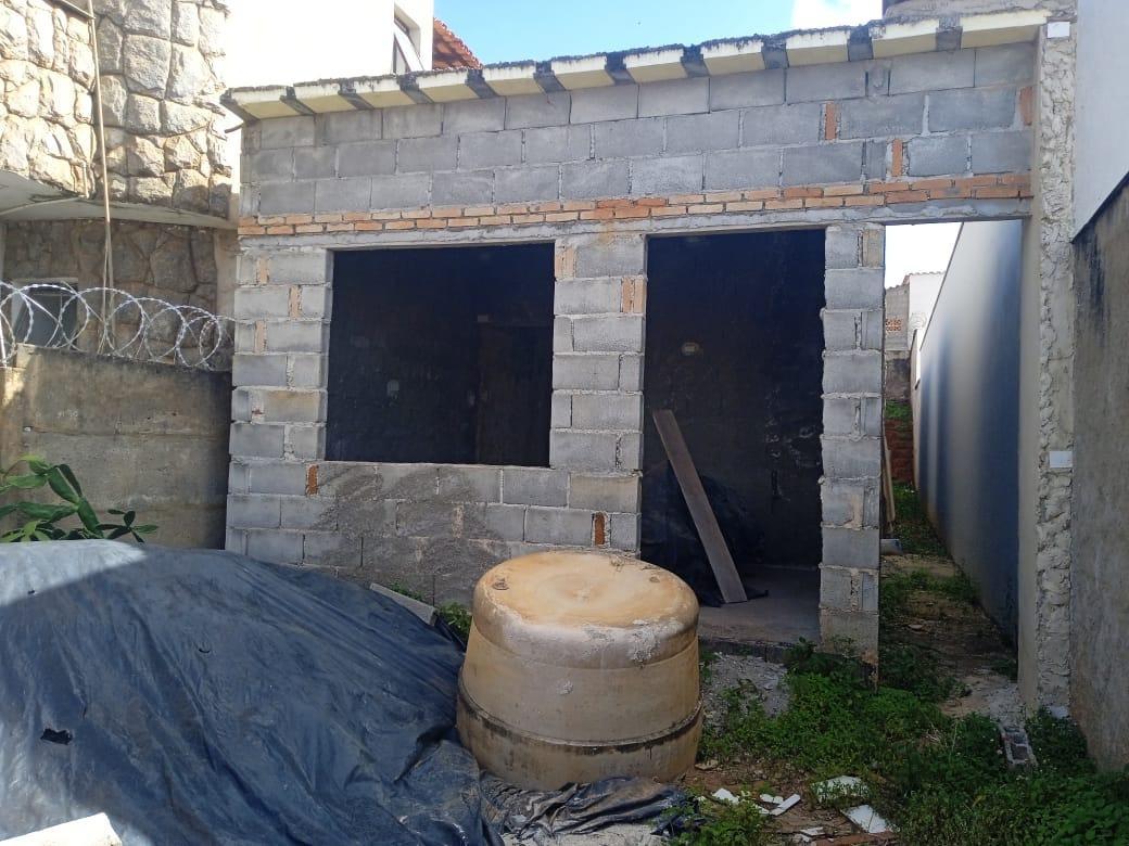Casa, Centro, 3 Quartos, 2 Vagas, 1 Suíte