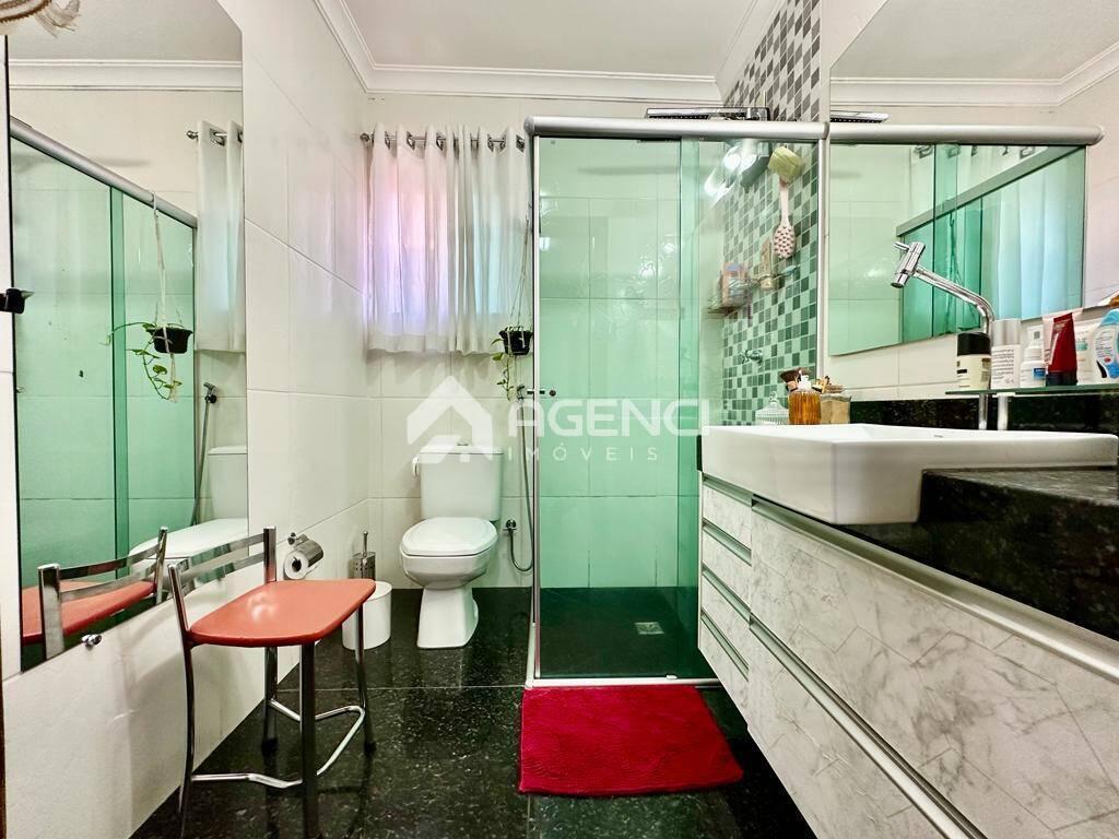 Casa, Cabral, 3 Quartos, 0 Vaga, 2 Suítes