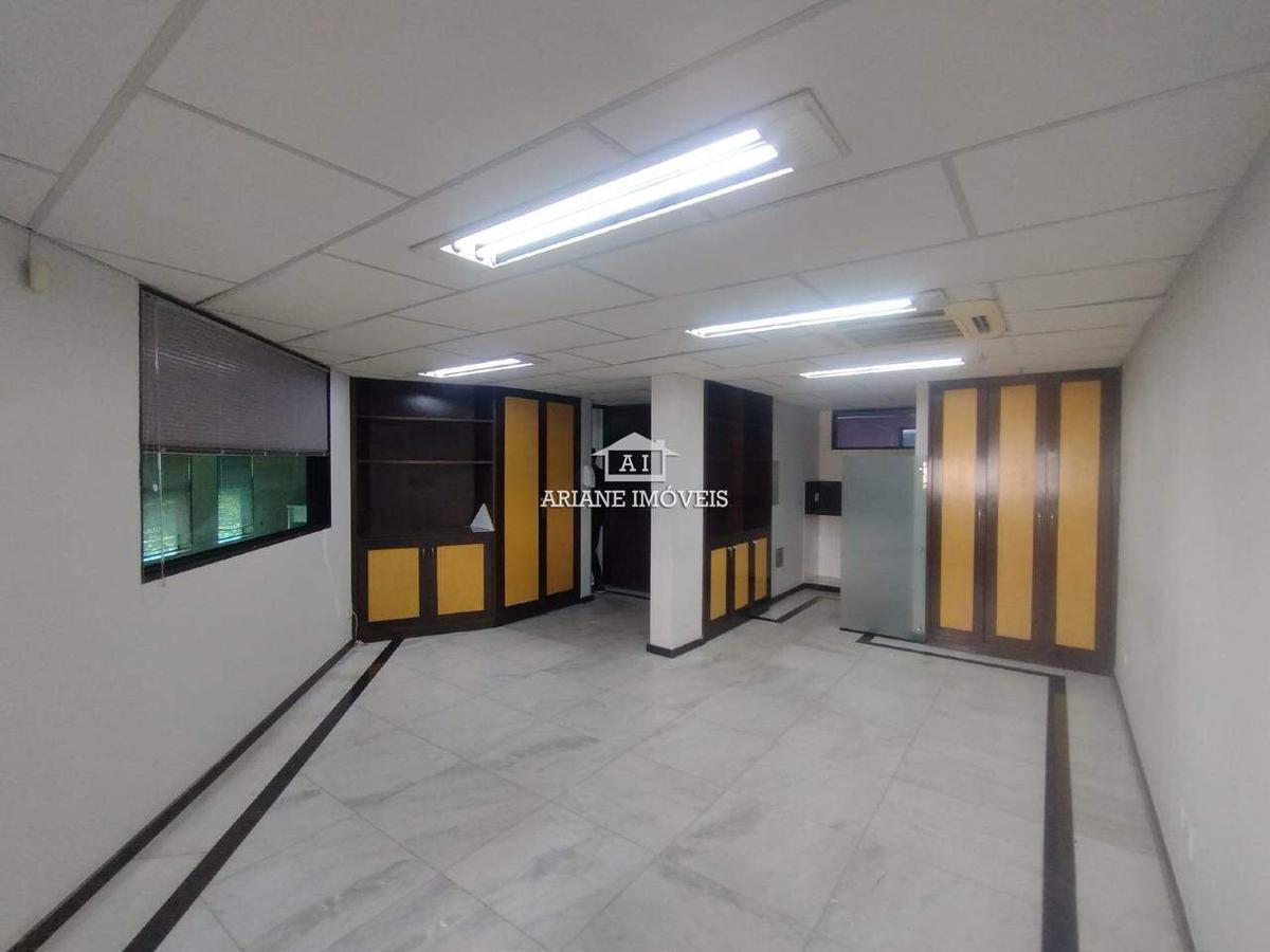 Prédio, Barro Preto, 0 Quarto, 4 Vagas