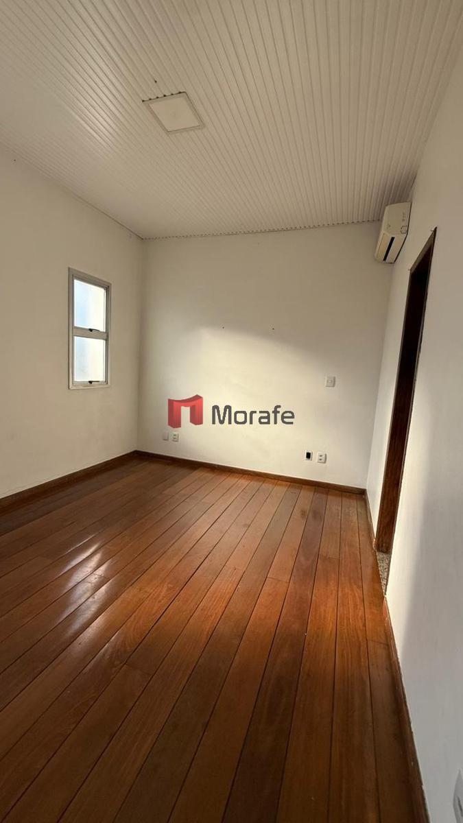 Casa, Castelo, 4 Quartos, 4 Vagas, 1 Suíte