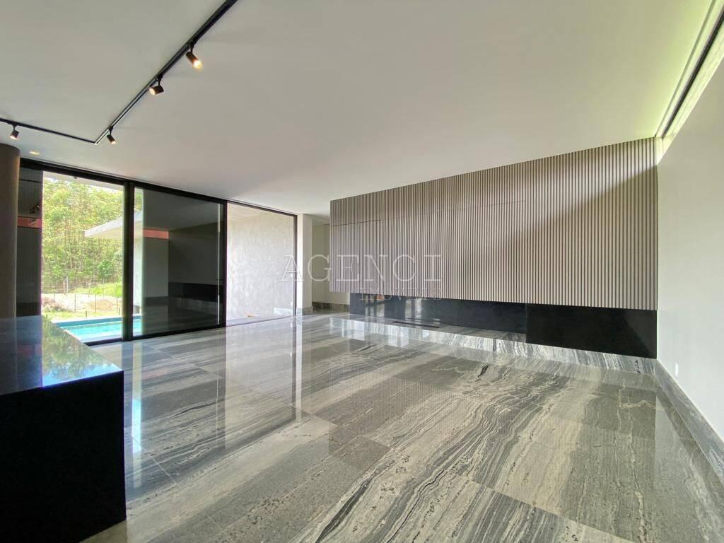 Casa, Alphaville - Lagoa dos Ingleses, 4 Quartos, 0 Vaga, 4 Suítes