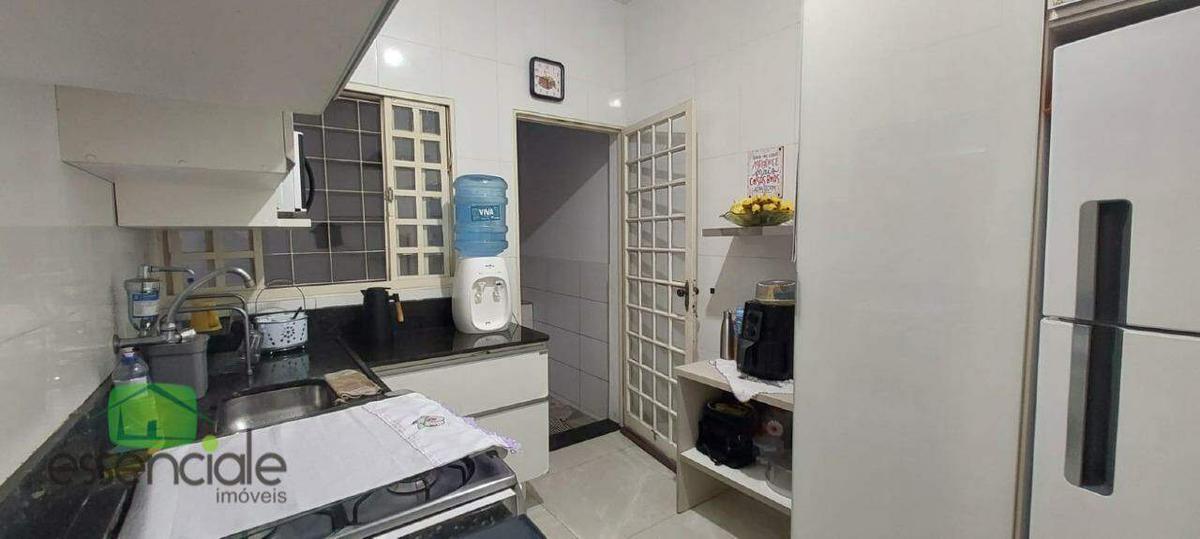 Casa, Santa Cruz Industrial, 3 Quartos, 2 Vagas