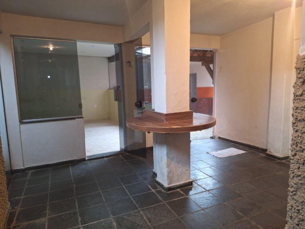 Casa, Centro, 2 Quartos, 5 Vagas, 1 Suíte