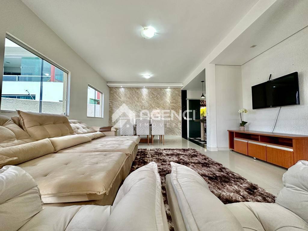 Casa, Cabral, 4 Quartos, 0 Vaga, 1 Suíte