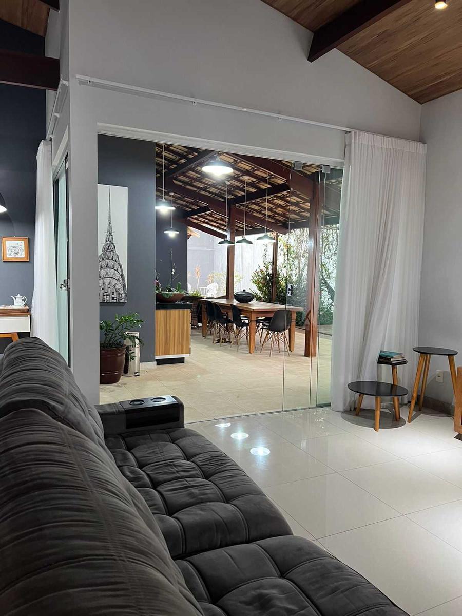 Casa, Trevo, 3 Quartos, 2 Vagas, 1 Suíte