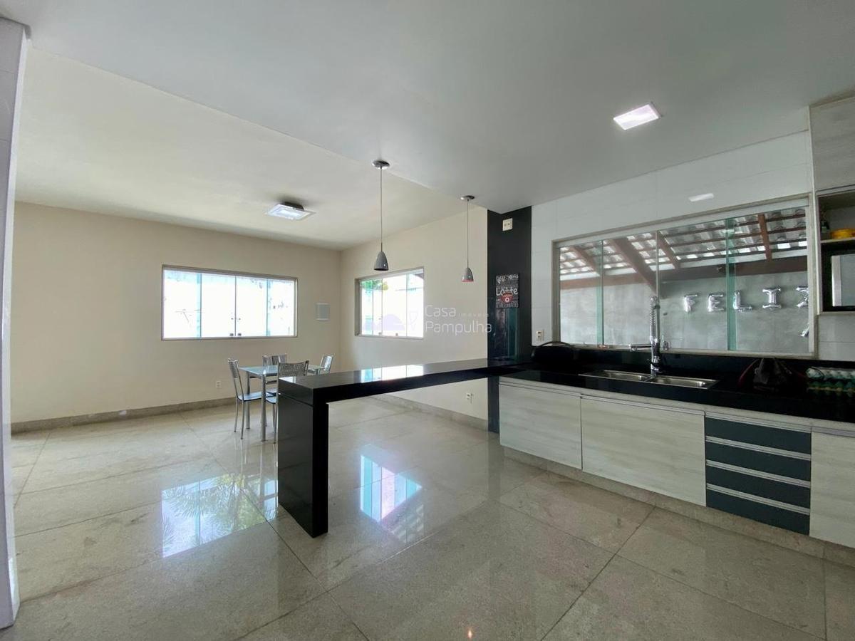 Casa, Céu Azul, 3 Quartos, 5 Vagas, 1 Suíte