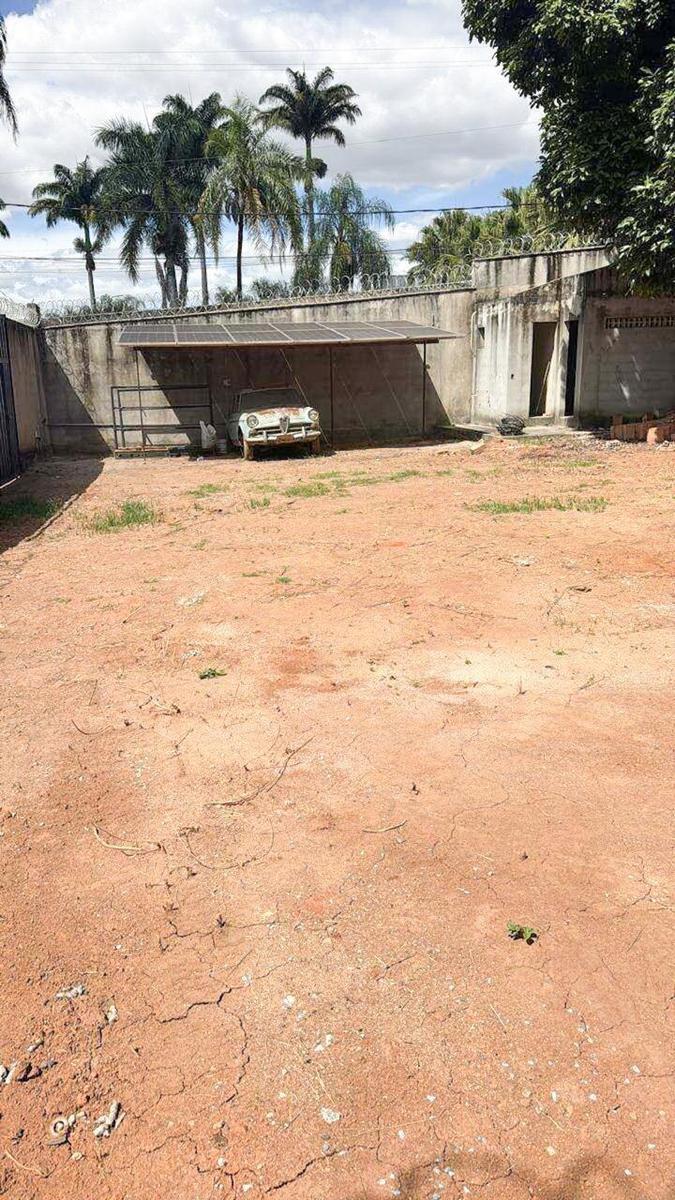 Lote, Braúnas, 0 Quarto, 1 Vaga