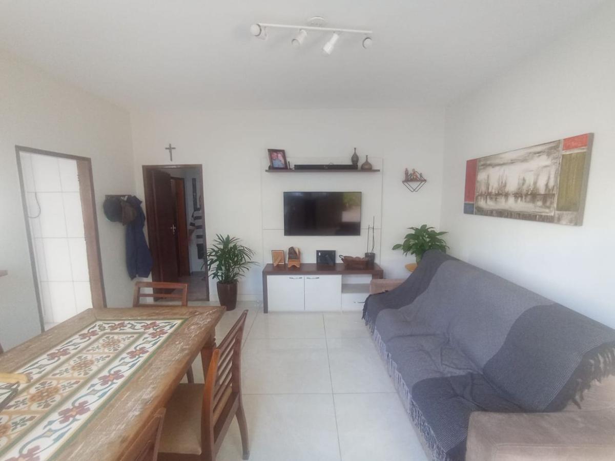 Casa, Santa Cruz, 3 Quartos, 8 Vagas, 1 Suíte