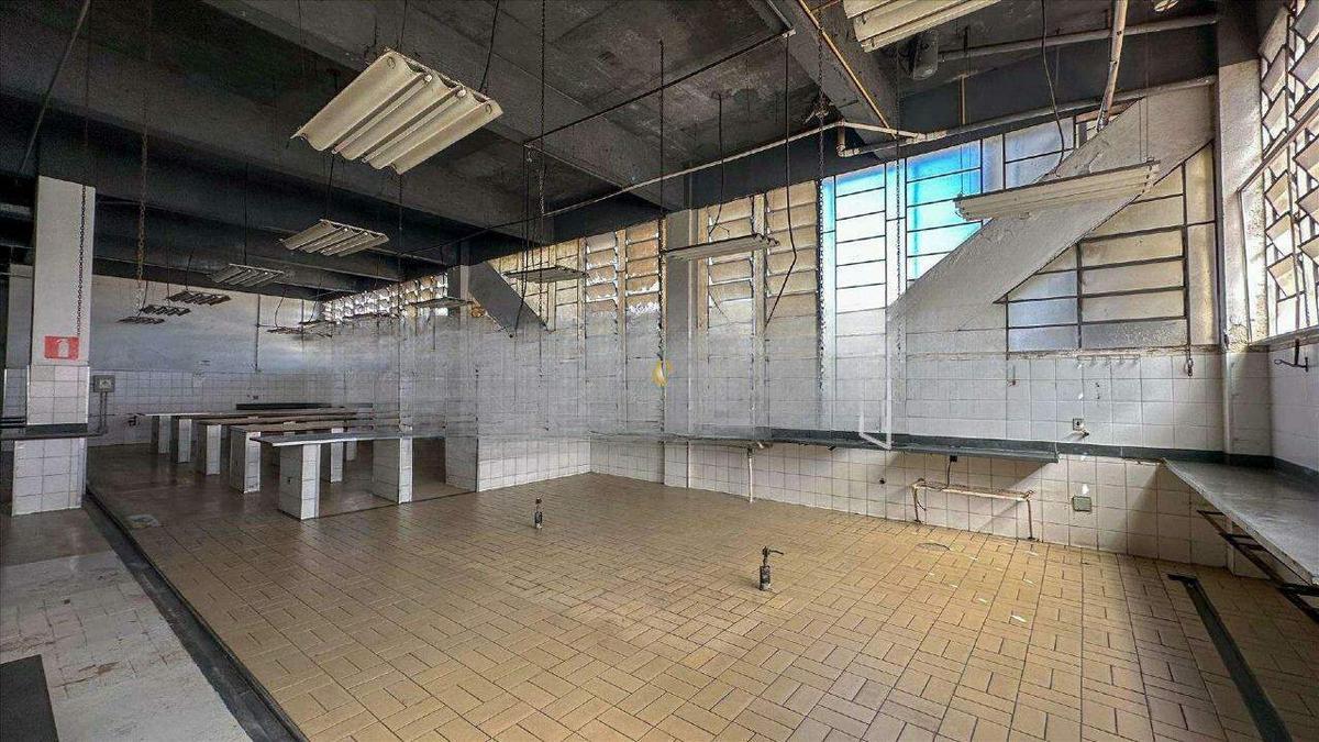 Prédio, Estoril, 0 Quarto, 32 Vagas