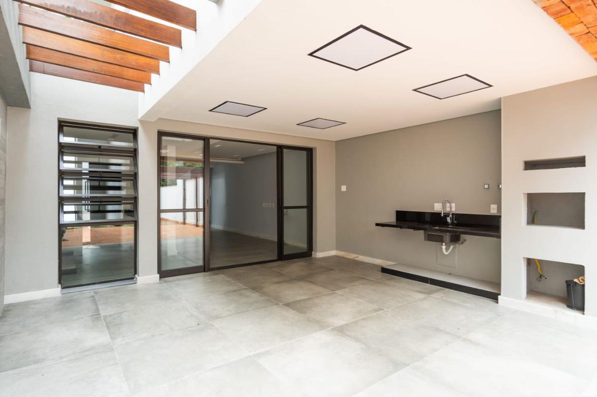 Casa, Planalto, 4 Quartos, 2 Vagas, 1 Suíte
