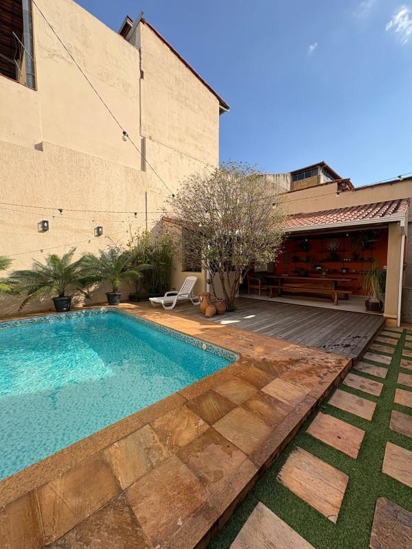 Casa, Barreiro, 3 Quartos, 2 Vagas, 1 Suíte