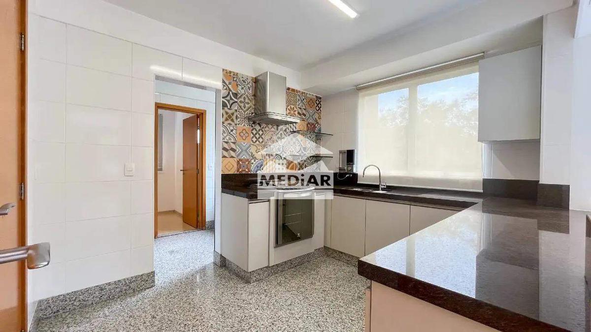 Apartamento, Funcionários, 3 Quartos, 2 Vagas, 2 Suítes