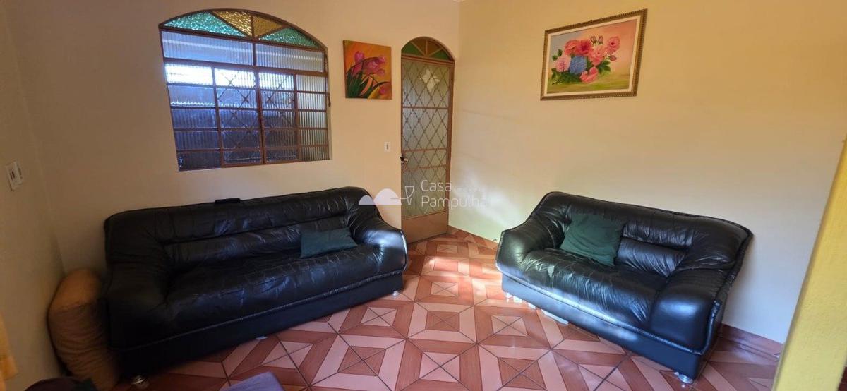 Casa, Trevo, 4 Quartos, 2 Vagas, 1 Suíte