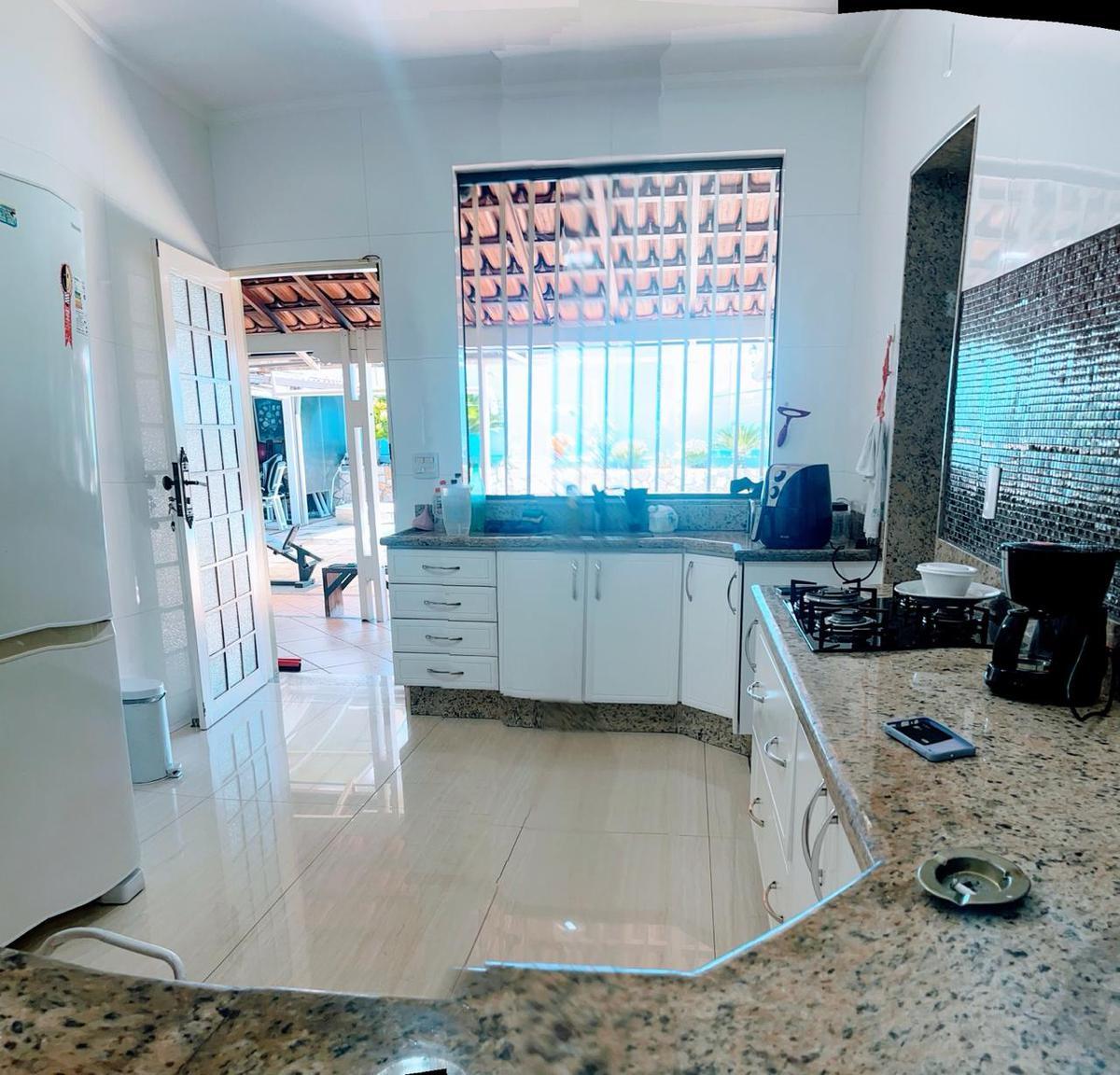 Casa, Castelo, 4 Quartos, 5 Vagas, 1 Suíte