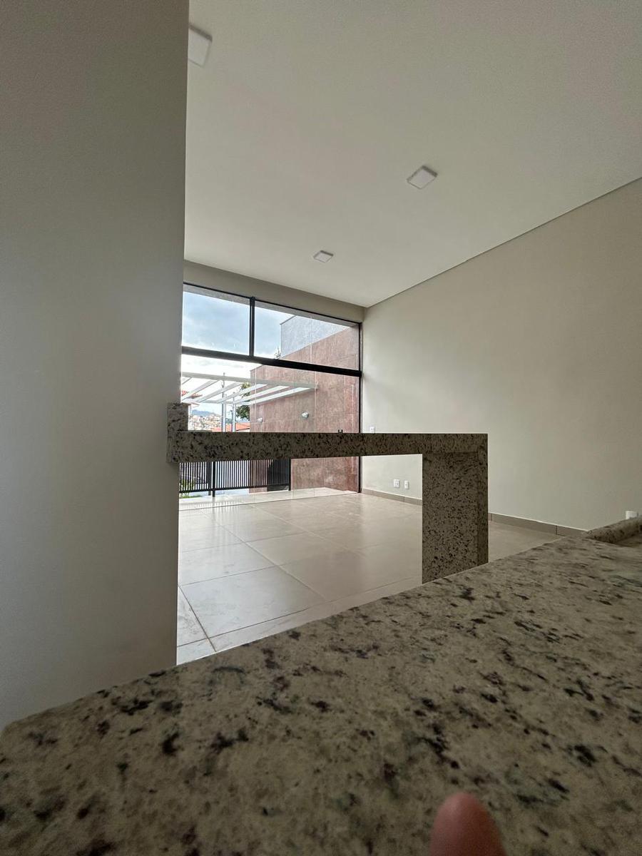 Casa, Nova Vista, 3 Quartos, 4 Vagas, 1 Suíte