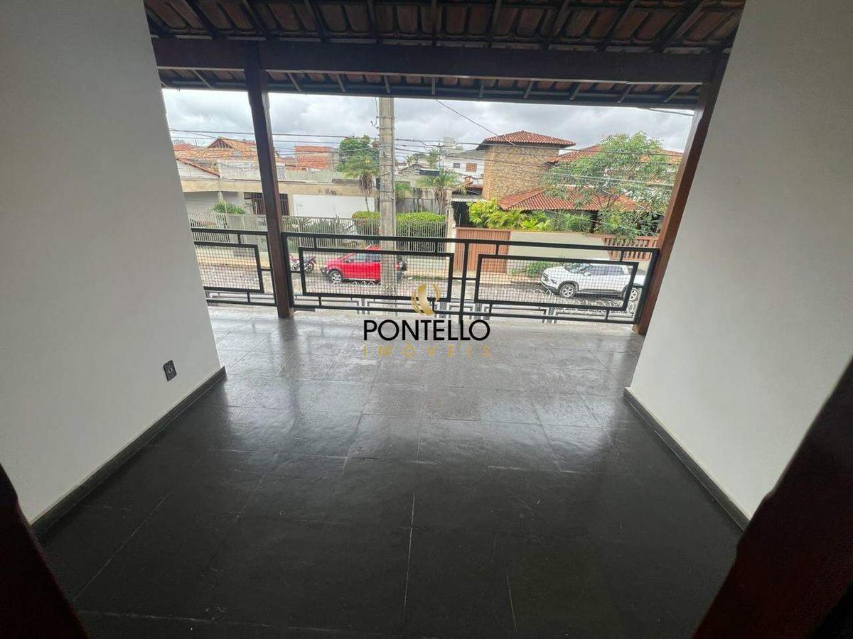 Casa, Jardim Arizona, 6 Quartos, 4 Vagas, 1 Suíte