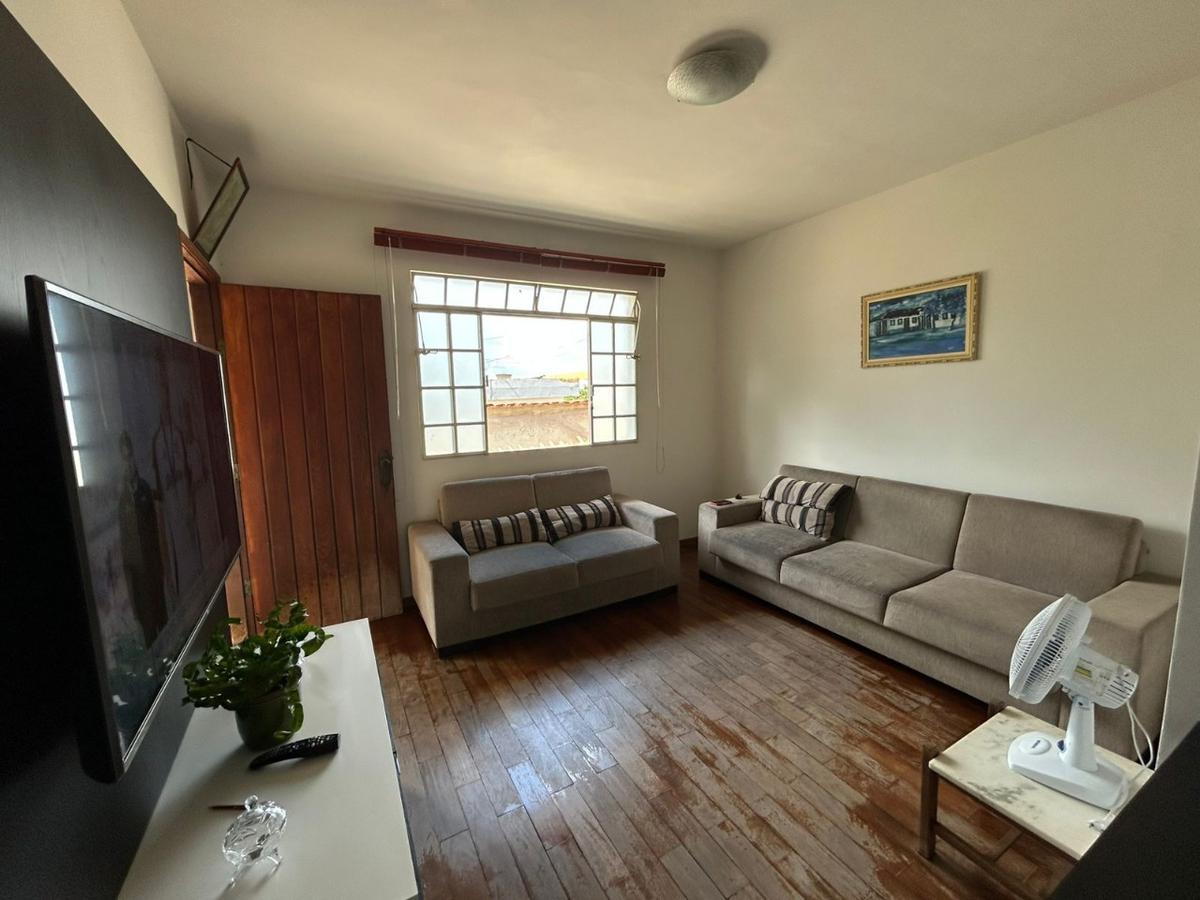 Casa, Floramar, 4 Quartos, 5 Vagas, 2 Suítes