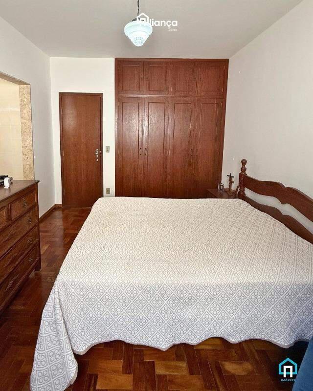 Casa, Centro, 3 Quartos, 1 Vaga, 1 Suíte