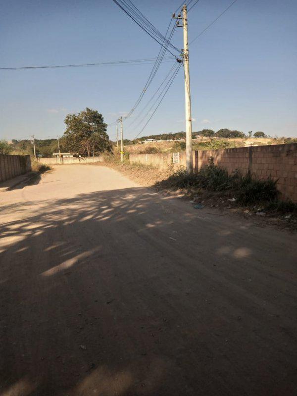 Lote, Bandeirinhas, 0 Quarto, 0 Vaga
