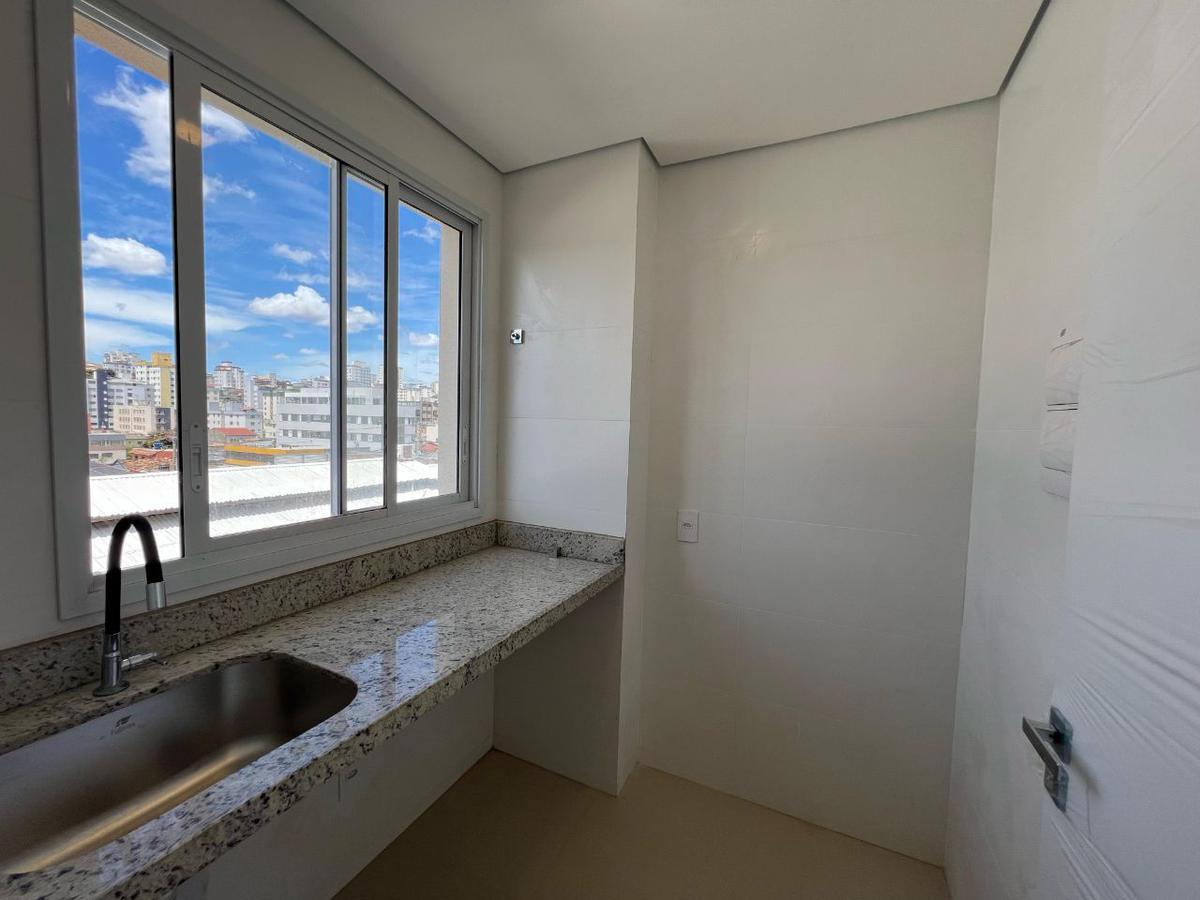 Apartamento, Sagrada Família, 3 Quartos, 2 Vagas, 1 Suíte