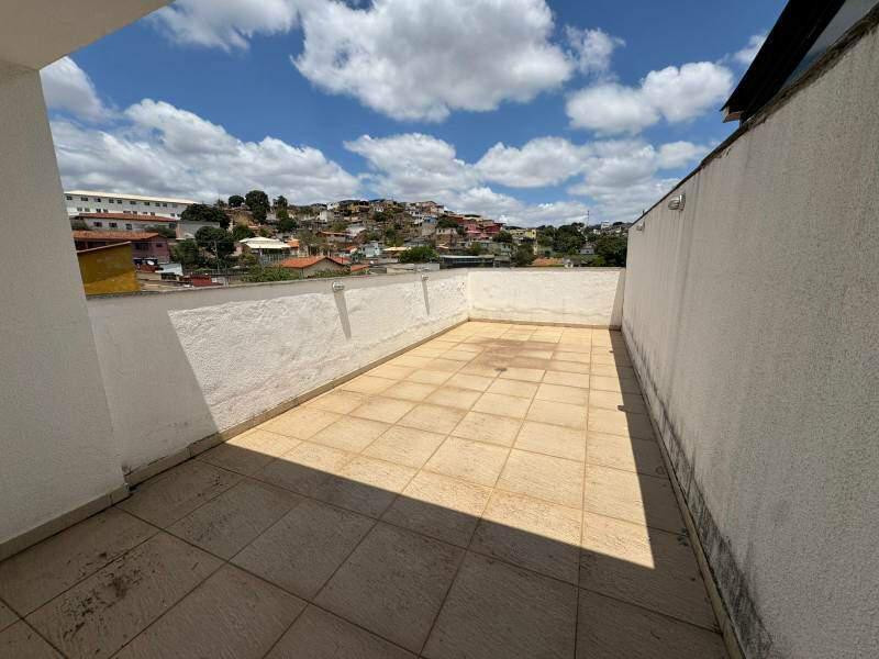 Cobertura, Concórdia, 2 Quartos, 2 Vagas, 1 Suíte