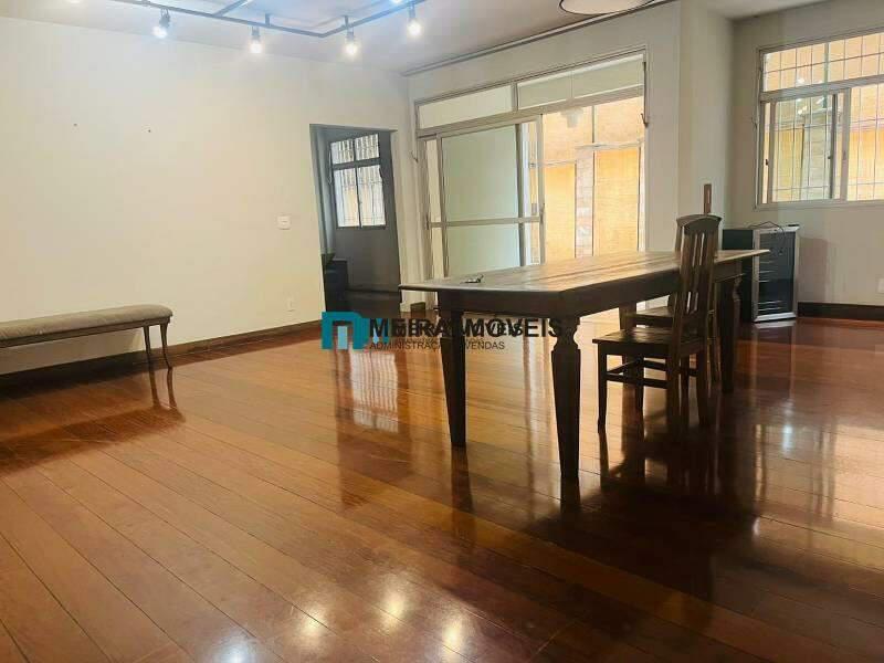 Apartamento, Funcionários, 4 Quartos, 2 Vagas, 1 Suíte
