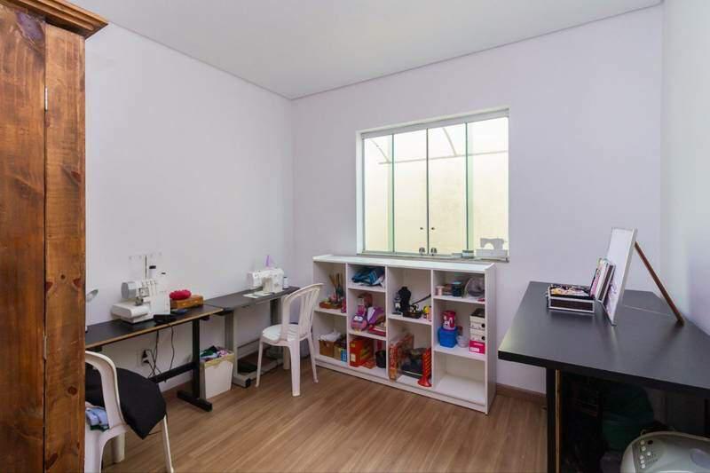 Casa, Estoril, 4 Quartos, 3 Vagas, 2 Suítes