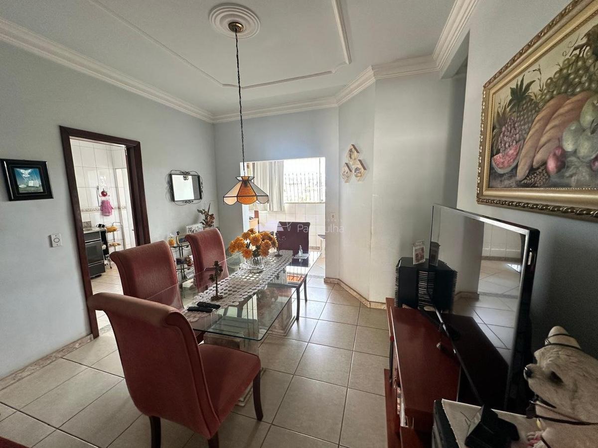 Casa, Santa Mônica, 5 Quartos, 3 Vagas, 1 Suíte