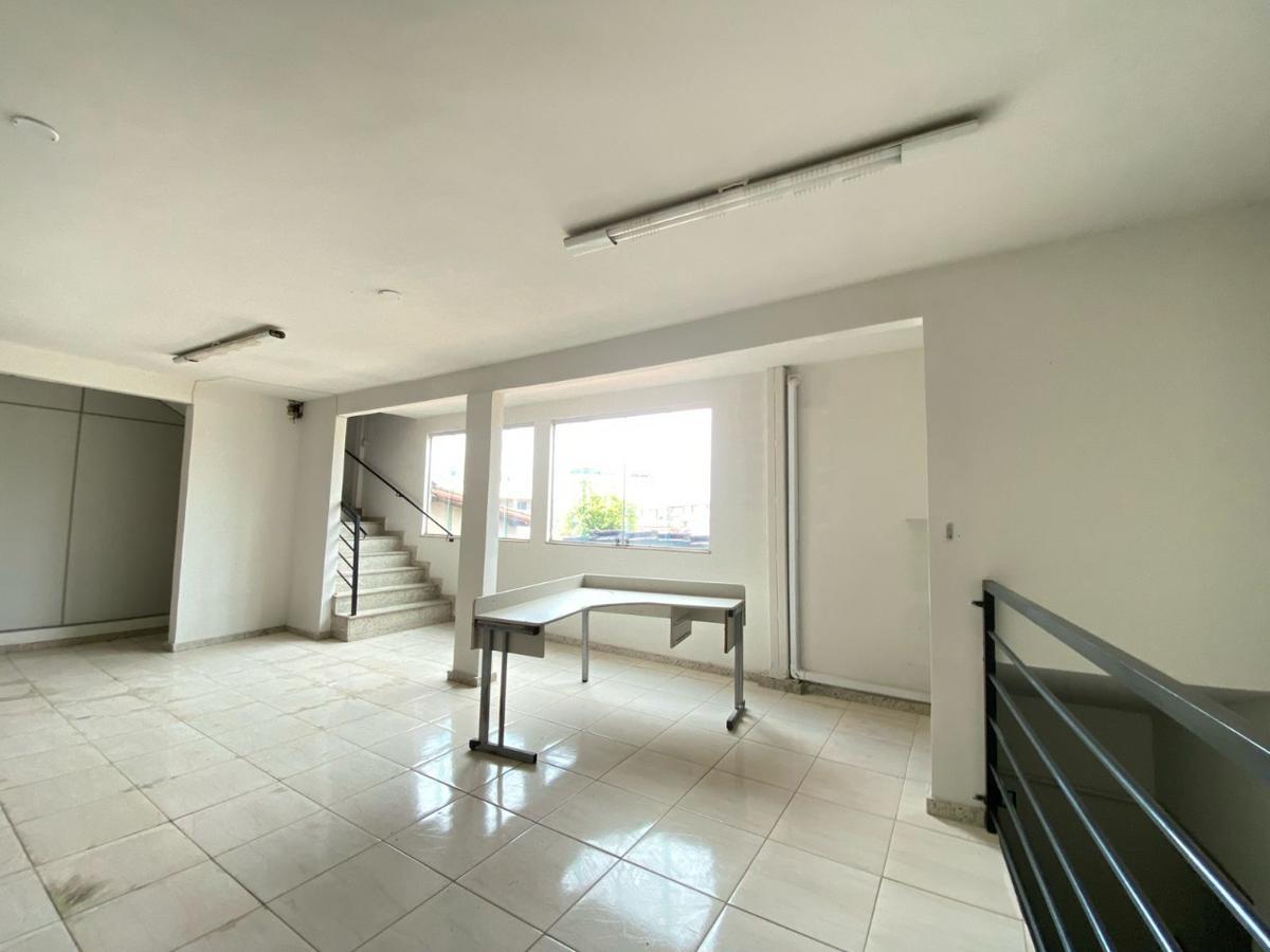 Prédio, Santa Cruz, 0 Quarto, 2 Vagas