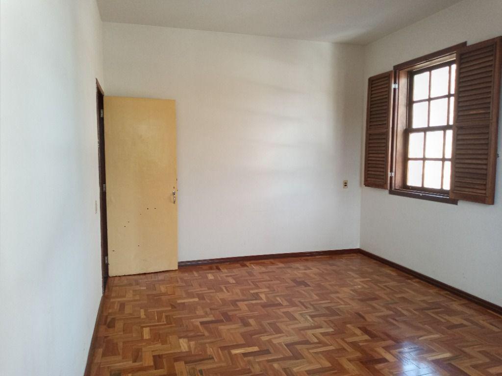Casa, Centro, 3 Quartos, 2 Vagas