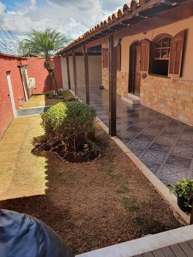 Casa, Colonial, 3 Quartos, 5 Vagas, 1 Suíte