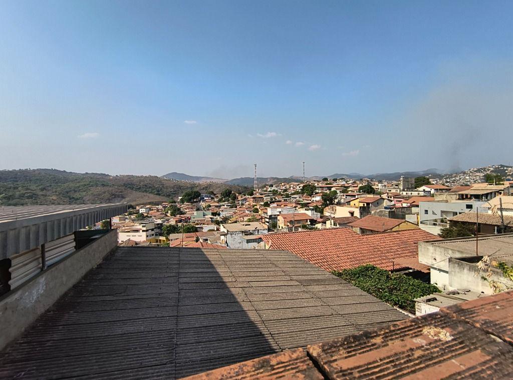 Casa, Nações Unidas, 4 Quartos, 2 Vagas, 1 Suíte