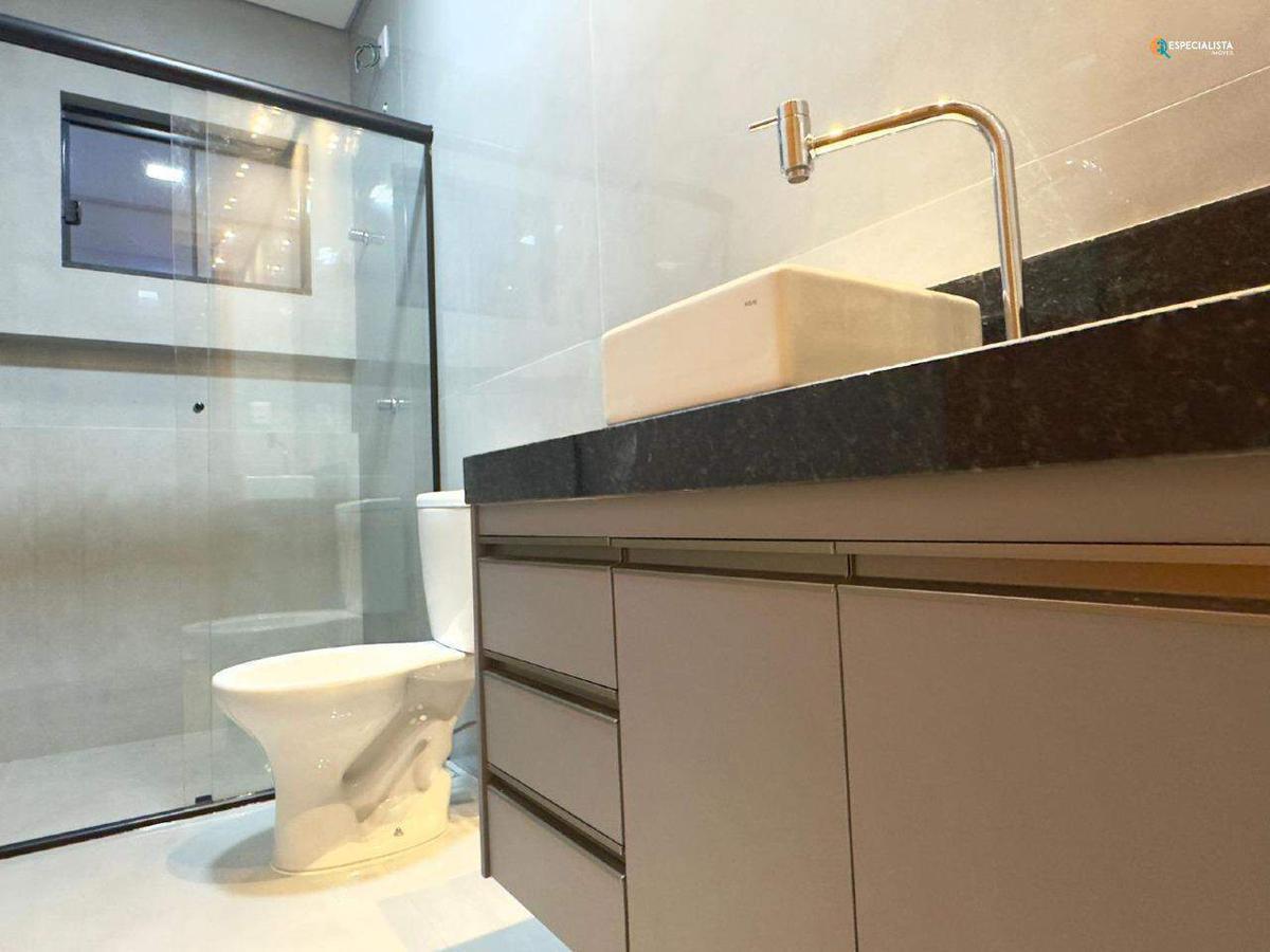 Casa, Novo Centro, 3 Quartos, 2 Vagas, 1 Suíte