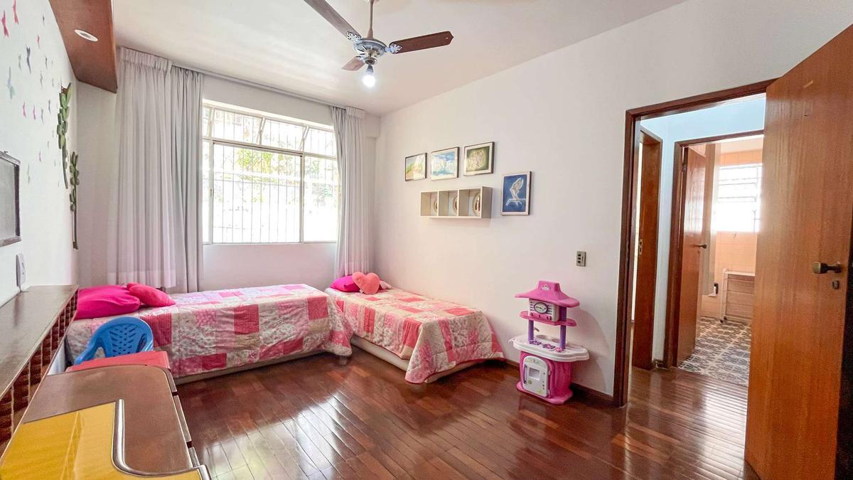 Casa, Serra, 4 Quartos, 2 Vagas, 2 Suítes